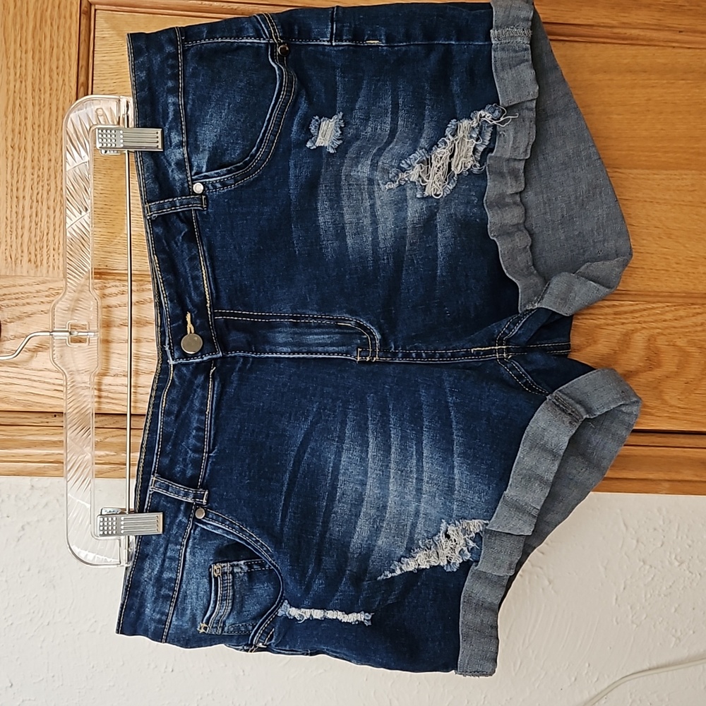 Adorable high rise shorts